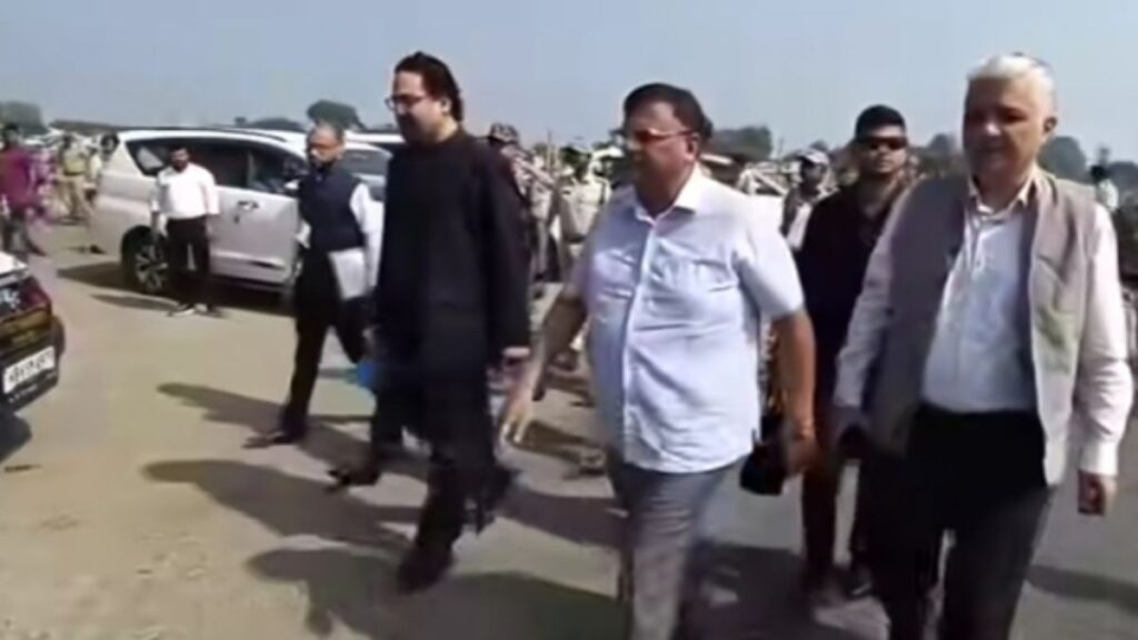 मालदा में नदी कटाव और बाढ़ के बाद की स्थिति का जायजा लेने पहुंचे मुख्य सचिव